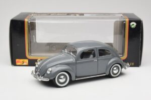 Volkswagen Export Sedan Agave Grey Maisto 1:18 100299 Metal - imagem 8 de 8