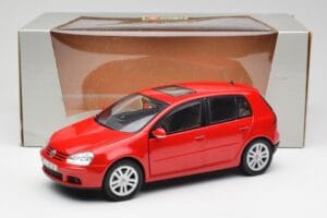 Volkswagen Golf Mk5 4-Door Tornado Vermelho Bburago 1:18 GOLF001 Metal - imagem 8 de 8