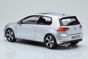 Volkswagen Golf GTI Mk7 Reflex Prateado Norev 1:18 188551 Metal - imagem 7 de 8