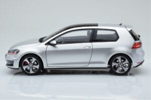 Volkswagen Golf GTI Mk7 Reflex Prateado Norev 1:18 188551 Metal - imagem 4 de 8