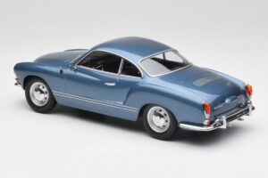 Volkswagen Karmann Ghia Coupe Neptune Azul Minichamps 1:18 155054022 Metal - imagem 5 de 6