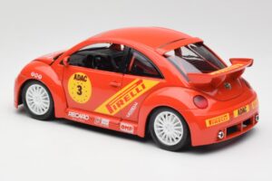 Volkswagen New Beetle Cup Bburago 1:18 3329 Metal - imagem 7 de 8