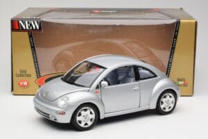 Volkswagen New Beetle Reflex Prata Metálico Bburago 1:18 3322 Metal - imagem 8 de 8