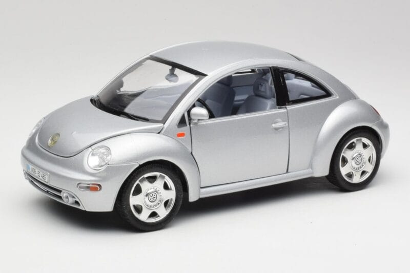 Volkswagen New Beetle Reflex Prata Metálico Bburago 1:18 3322 Metal