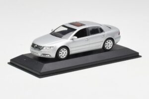 Volkswagen Phaeton Prata Minichamps 1:43 3D0099300A Metal - imagem 2 de 4