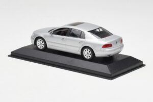 Volkswagen Phaeton Prata Minichamps 1:43 3D0099300A Metal - imagem 3 de 4