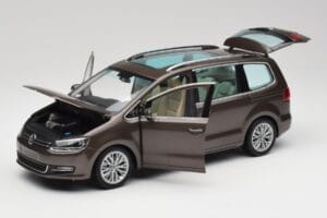Volkswagen Sharan 7N Castanho Carvalho Metálico Minichamps 1:18 110051001 Metal - imagem 2 de 8