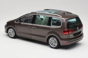 Volkswagen Sharan 7N Castanho Carvalho Metálico Minichamps 1:18 110051001 Metal - imagem 7 de 8