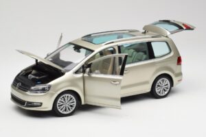 Volkswagen Sharan 7N Reflex Prata Metálico Minichamps 1:18 110051002 Metal - imagem 2 de 8