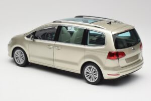 Volkswagen Sharan 7N Reflex Prata Metálico Minichamps 1:18 110051002 Metal - imagem 7 de 8