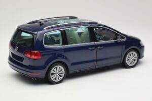 Volkswagen Sharan 7N Shadow Azul Metálico Minichamps 1:18 110051100 Metal - imagem 3 de 8