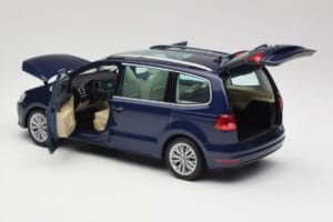 Volkswagen Sharan 7N Shadow Azul Metálico Minichamps 1:18 110051100 Metal - imagem 5 de 8