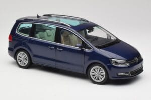 Volkswagen Sharan 7N Shadow Azul Metálico Minichamps 1:18 110051100 Metal - imagem 6 de 8
