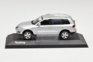 Volkswagen Touareg Reflex Prata Minichamps 1:43 68625 Metal