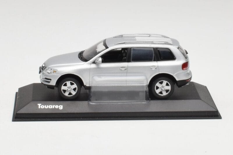 Volkswagen Touareg Reflex Prata Minichamps 1:43 68625 Metal