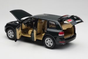 Volkswagen Touareg V10 TDI Canyon Green Bburago 1:18 34911-V1 Metal - imagem 5 de 8