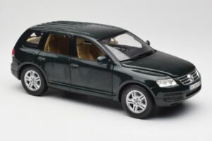 Volkswagen Touareg V10 TDI Canyon Green Bburago 1:18 34911-V1 Metal - imagem 6 de 8
