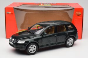 Volkswagen Touareg V10 TDI Canyon Green Bburago 1:18 34911-V1 Metal - imagem 8 de 8