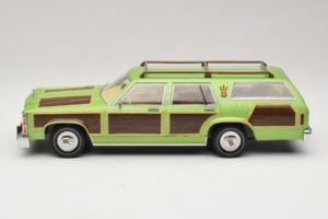 Wagon Queen Family Truckster National Lampoon's Vacation GreenLight 1:18 19013 Metal - imagem 3 de 6