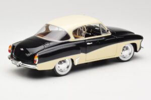 Wartburg 311 Coupe Preto & Bege Revell 1:18 8419 Metal - imagem 3 de 8