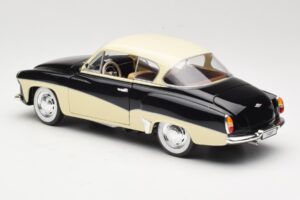 Wartburg 311 Coupe Preto & Bege Revell 1:18 8419 Metal - imagem 7 de 8