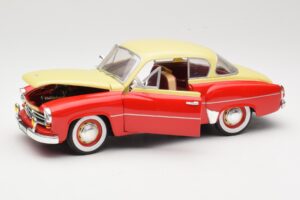 Wartburg 311 Coupe Vermelho & Bege Revell 1:18 8418 Metal - imagem 2 de 8