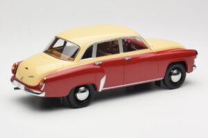 Wartburg 311 Dark Red Beige MCG 1:18 MCG18299 Metal - imagem 2 de 6