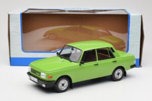 Wartburg 353 Verde MCG 1:18 MCG18062 Metal - imagem 6 de 6