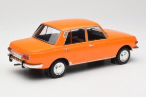 Wartburg 353 Laranja MCG 1:18 MCG18061 Metal - imagem 2 de 6