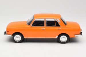 Wartburg 353 Laranja MCG 1:18 MCG18061 Metal - imagem 3 de 6