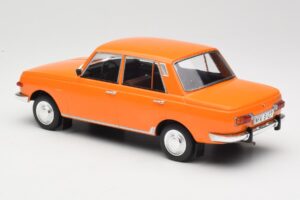 Wartburg 353 Laranja MCG 1:18 MCG18061 Metal - imagem 5 de 6