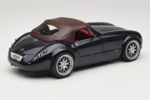 Wiesmann Roadster MF Carbon Black Revell 1:18 WIESMANN001 Metal - imagem 4 de 9
