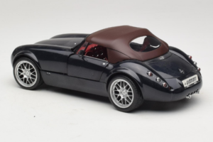 Wiesmann Roadster MF Carbon Black Revell 1:18 WIESMANN001 Metal - imagem 6 de 9