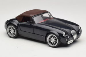 Wiesmann Roadster MF Carbon Black Revell 1:18 WIESMANN001 Metal - imagem 7 de 9