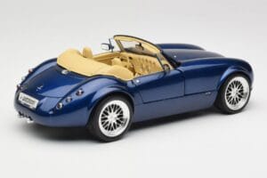 Wiesmann Roadster MF3 Azul Revell 1:18 08861 Metal - imagem 3 de 8