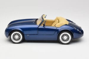 Wiesmann Roadster MF3 Azul Revell 1:18 08861 Metal - imagem 4 de 8