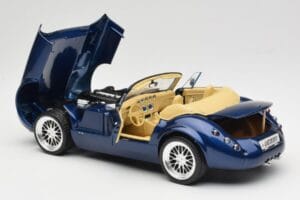 Wiesmann Roadster MF3 Azul Revell 1:18 08861 Metal - imagem 5 de 8