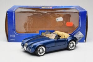 Wiesmann Roadster MF3 Azul Revell 1:18 08861 Metal - imagem 8 de 8