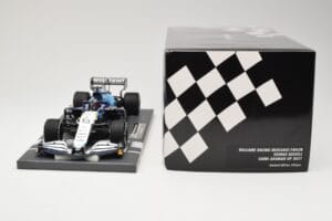 Williams Racing Mercedes FW43B #63 G. Russell Saudi Arabian GP 2021 Minichamps 1:18 117212263 Metal - imagem 6 de 6