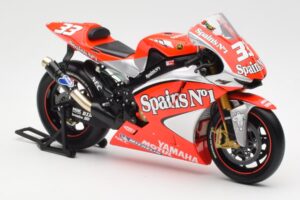 Yamaha YZR-M1 Gauloises Fortuna Yamaha #7 C. Checa MotoGP 2004 Minichamps 1:12 122043007 Metal - imagem 4 de 6