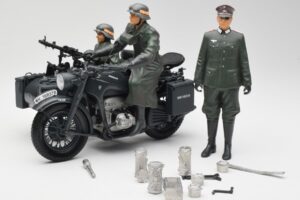 Zundapp KS 750 Sidecar Walkure Schuco 1:10 450651900 Metal - imagem 2 de 7