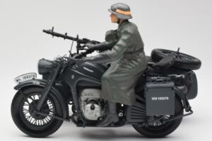 Zundapp KS 750 Sidecar Walkure Schuco 1:10 450651900 Metal - imagem 4 de 7