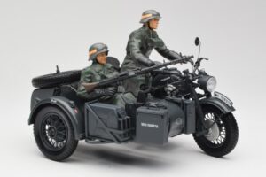 Zundapp KS 750 Sidecar Walkure Schuco 1:10 450651900 Metal - imagem 5 de 7