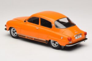 Saab 96 V4 Laranja MCG 1:18 MCG18654 Metal - imagem 5 de 6