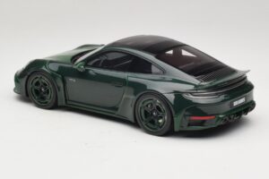 Porsche 911 992 Turbo S Brabus 900 Rocket R Mean Green GT Spirit 1:18 GT959 Resina - imagem 5 de 6