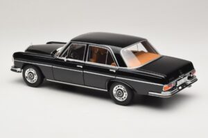 Mercedes 280 SE W108 Preto Norev 1:18 183360 Metal - imagem 7 de 8