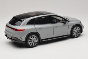 Mercedes EQS SUV X296 Manufaktur Alpine Grey NZG 1:18 B66960591 Metal - imagem 3 de 8