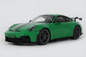 Porsche 911 992.2 GT3 Weissach Package Python Green GT Spirit 1:18 GT576 Resina