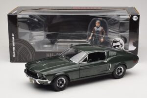 Ford Mustang GT Bullitt com Figura de Steve McQueen Greenlight 1:18 12885 Metal - imagem 8 de 8