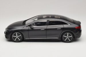 Mercedes EQE V295 Graphite Grey Magno NZG 1:18 B66961108 Metal - imagem 3 de 8